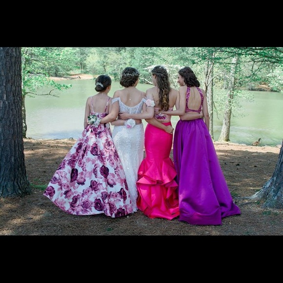 2018 Jovani Prom Dress - Picture 3 of 4